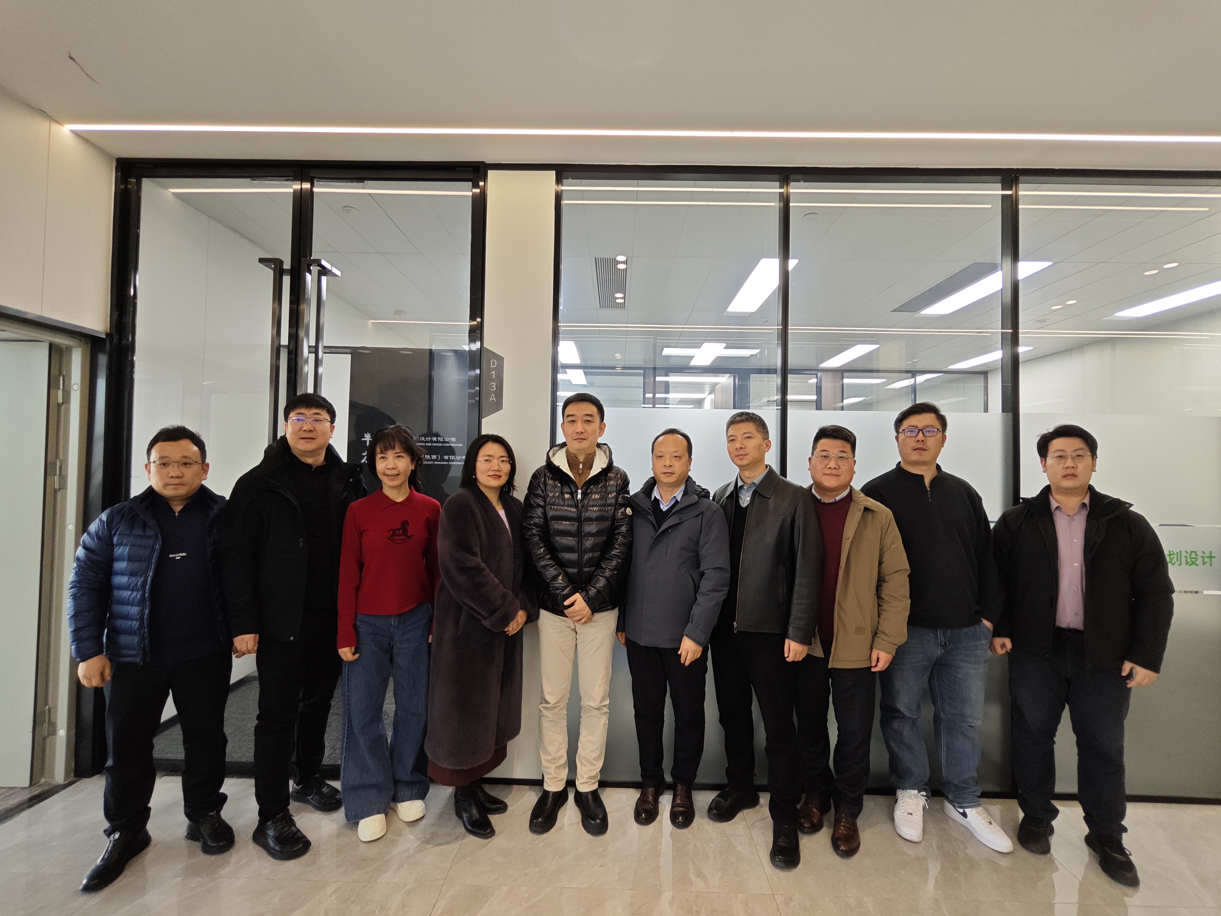 校企攜手?jǐn)⑶檎x，共話(huà)發(fā)展謀新篇（二）